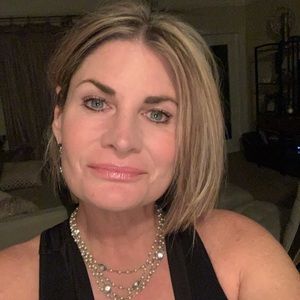 Meet your Posher, Hilary h